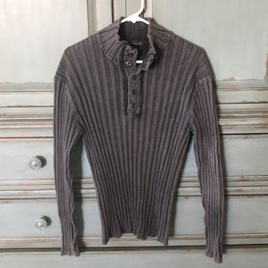 GUC INC Ribbed Button Collar Sweater